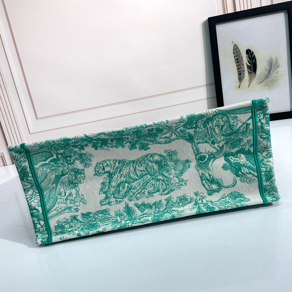 large D*oriviera D*or book tote