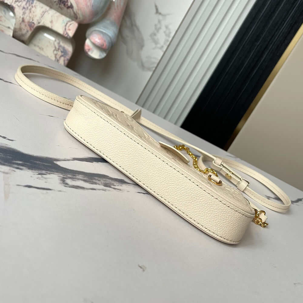 LV Easy Pouch On Strap