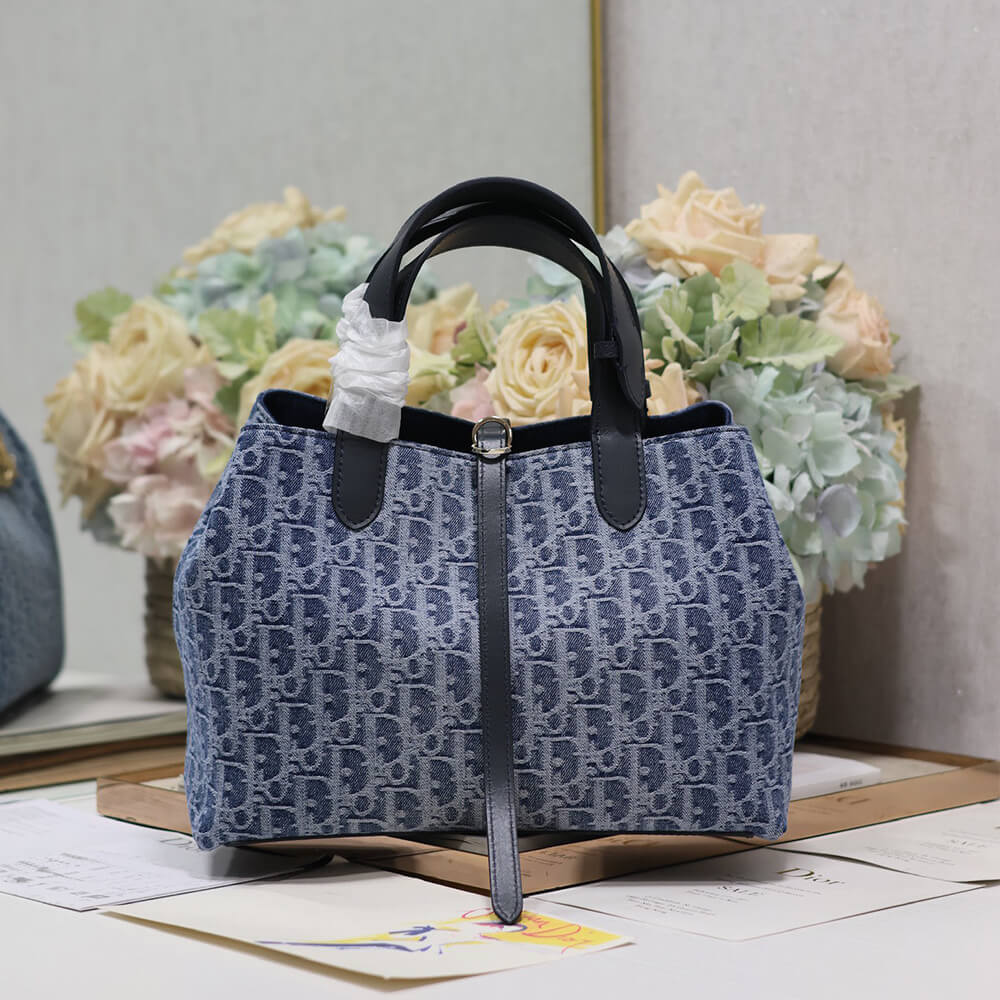 medium D*or toujours bag