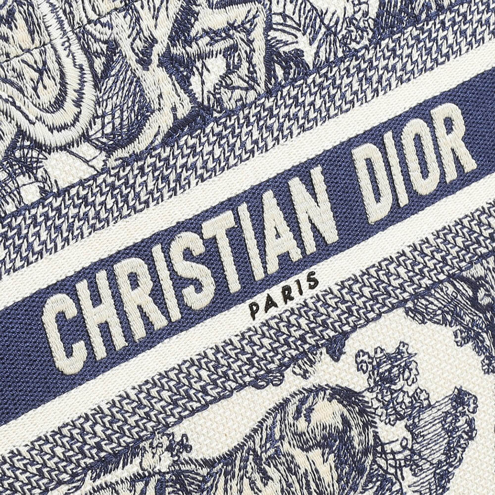 small D*or book tote