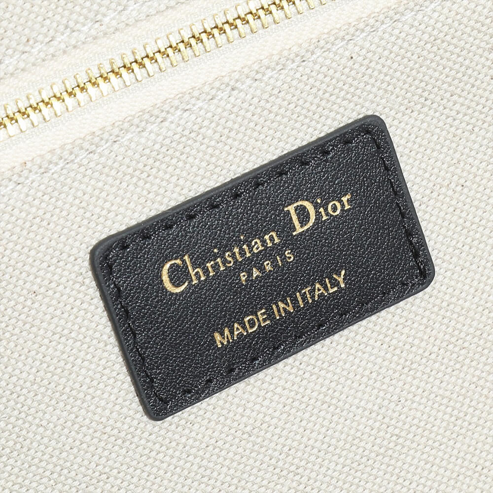 medium D*or book tote