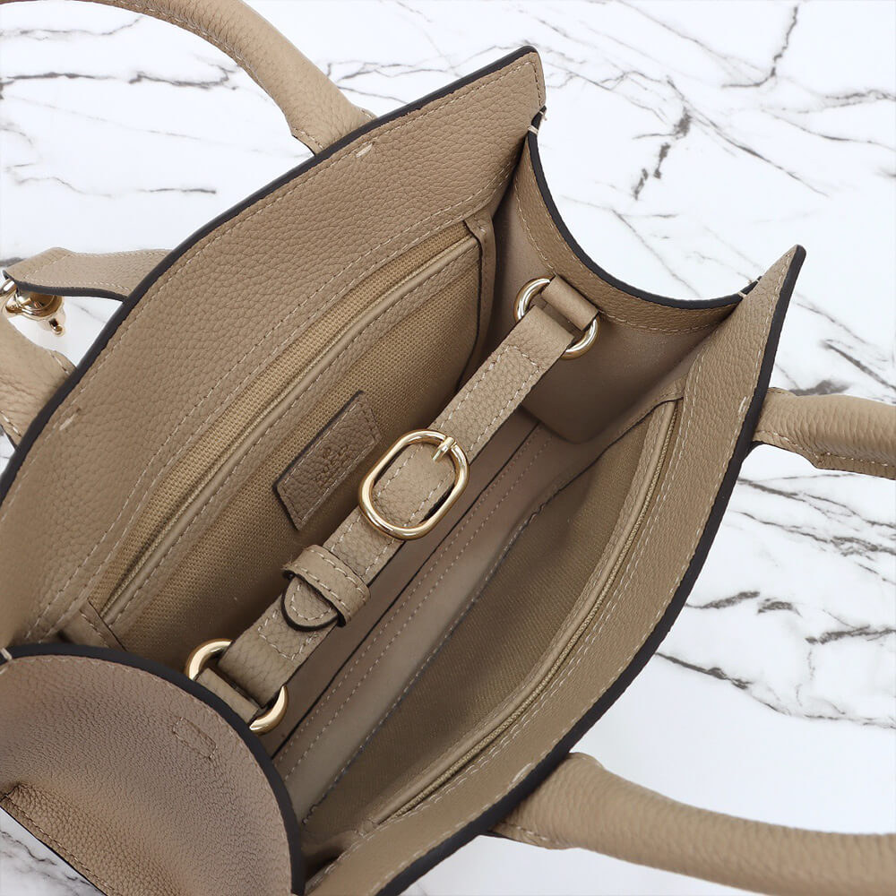 G*u*i small tote bag with hook closure