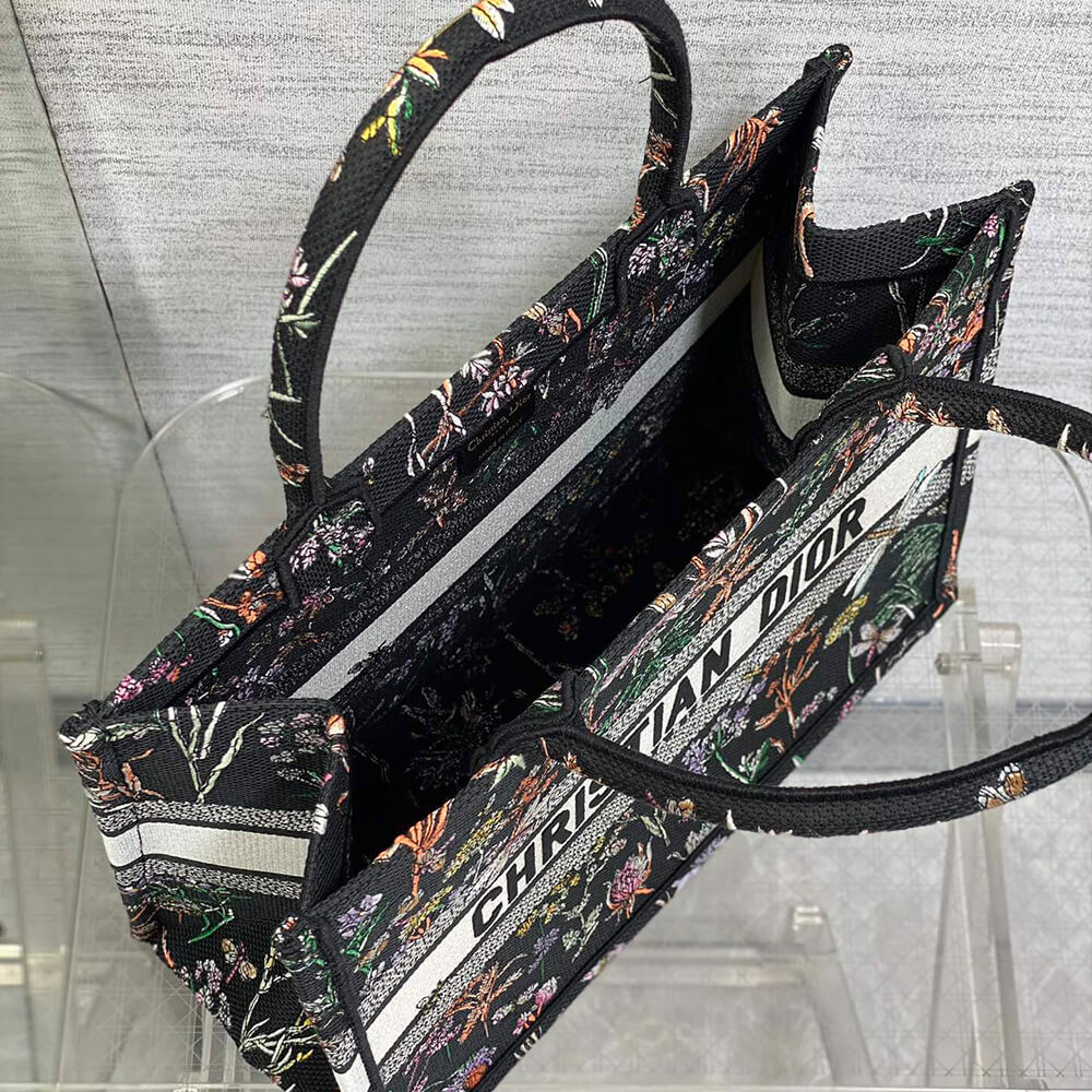 medium D*or book tote