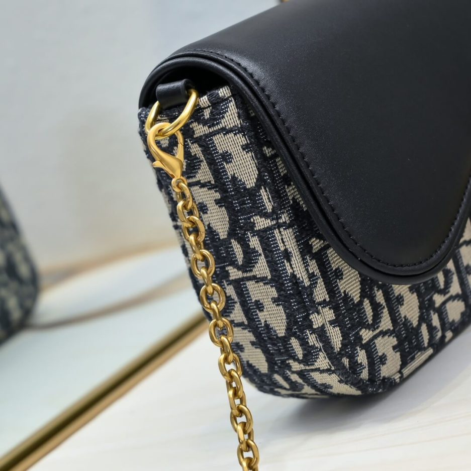 D*or saddle pouch with chain